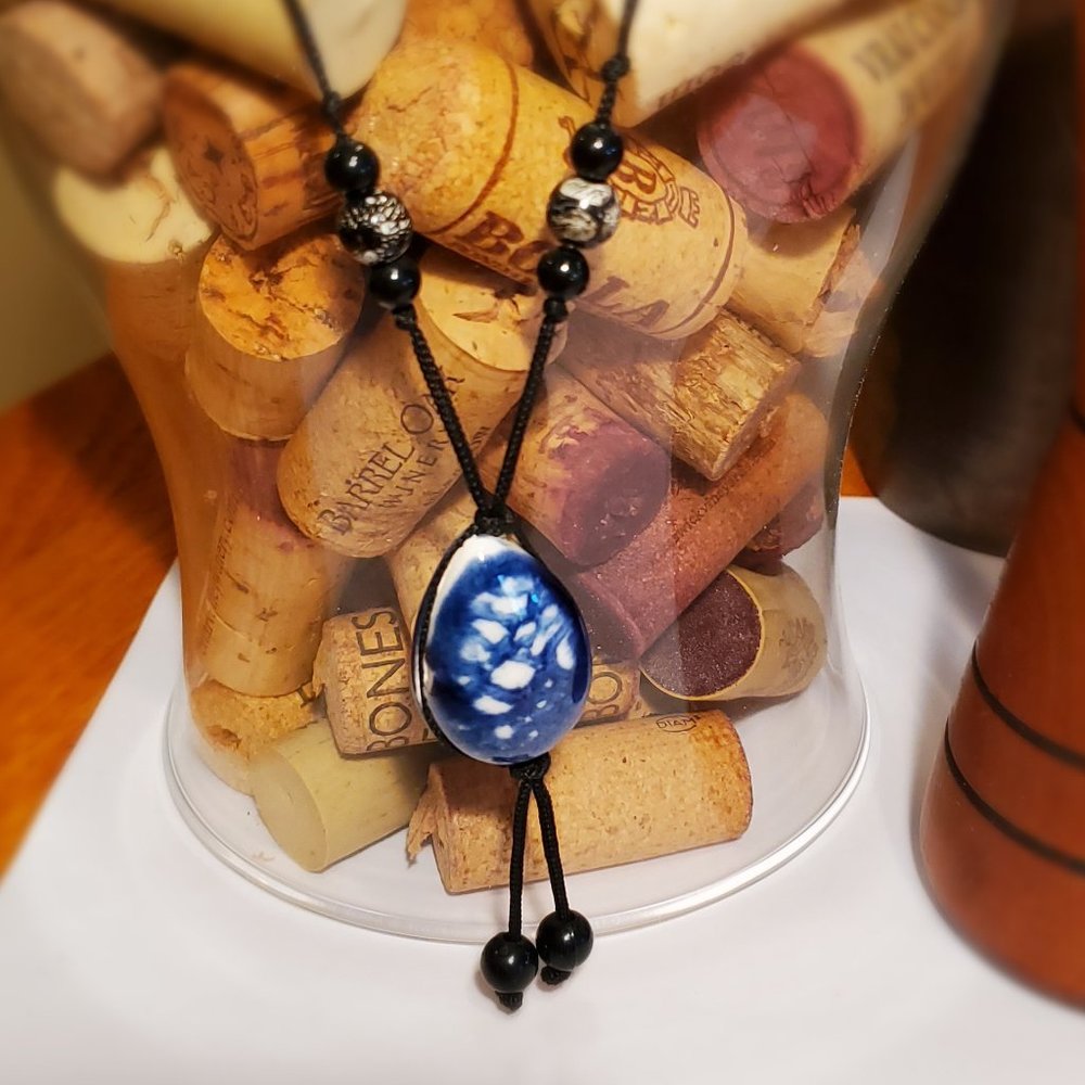 Blue teardrop bead pendant necklace